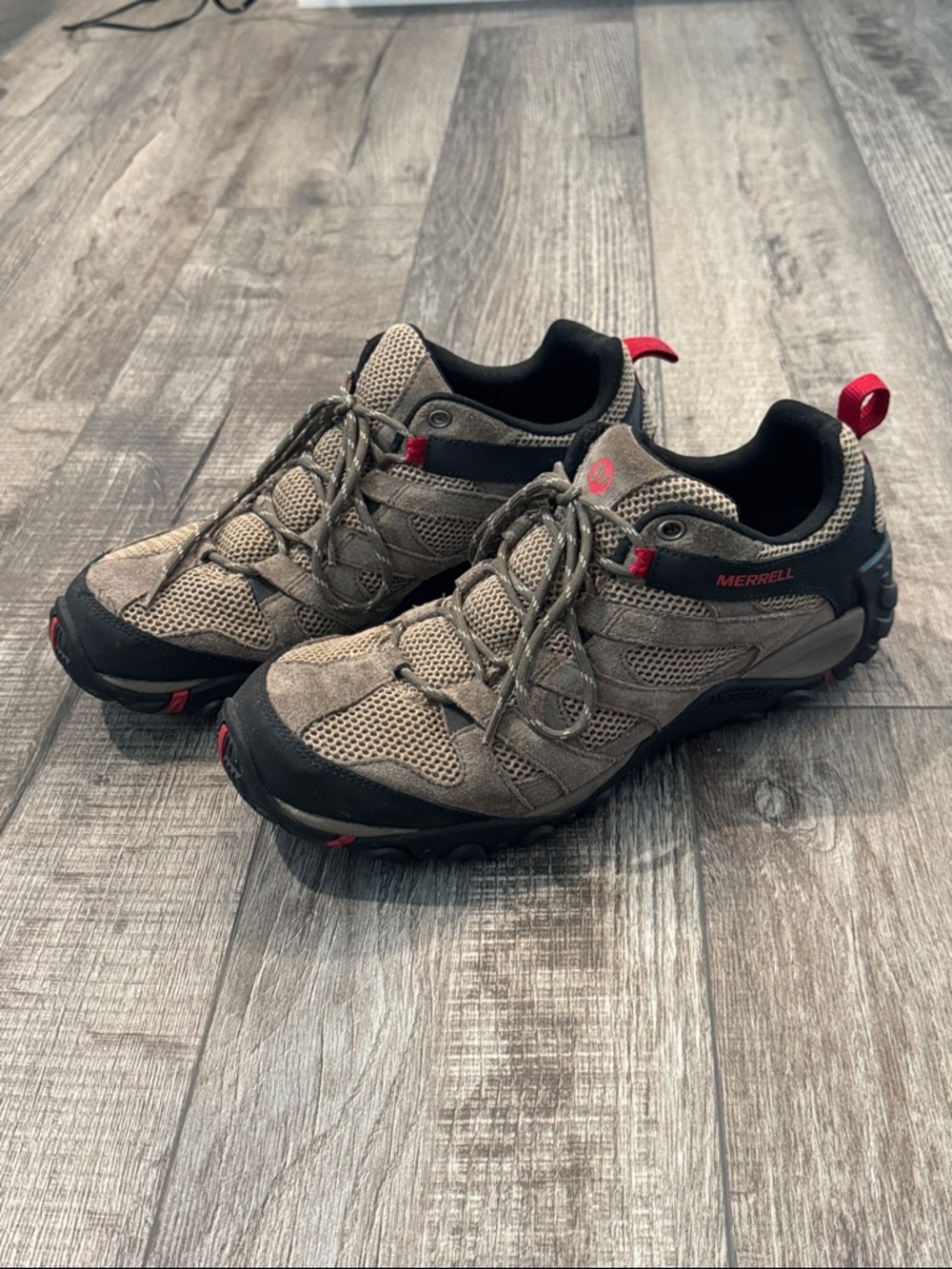 Merrell Boulder Men's Brown and Black Trail Hiking Shoes with Red Accents